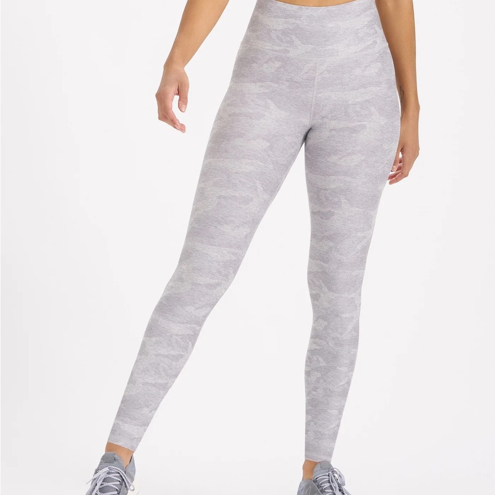 Vuori Light Gray Camo High-Rise Leggings